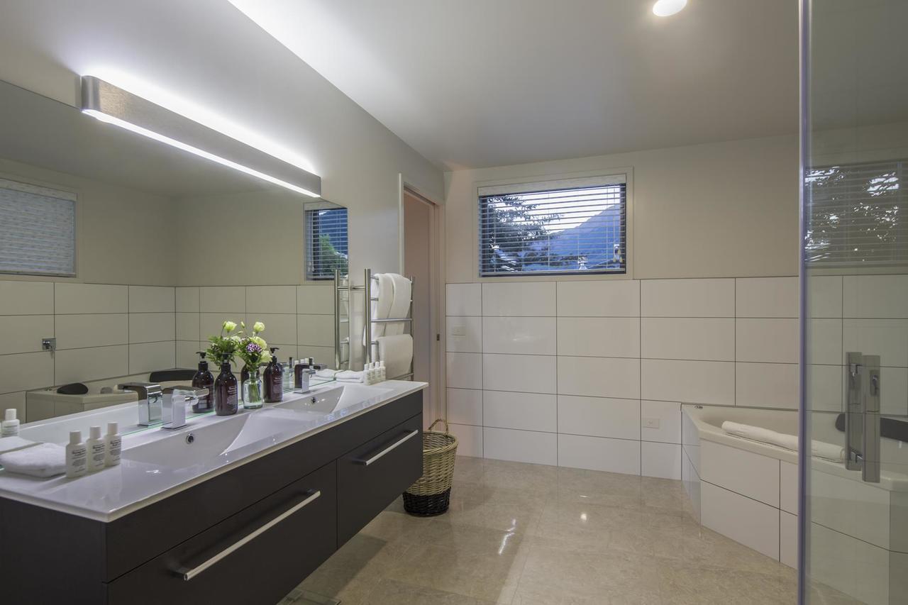 Lakefront Luxury By Amazing Accom Queenstown Zewnętrze zdjęcie
